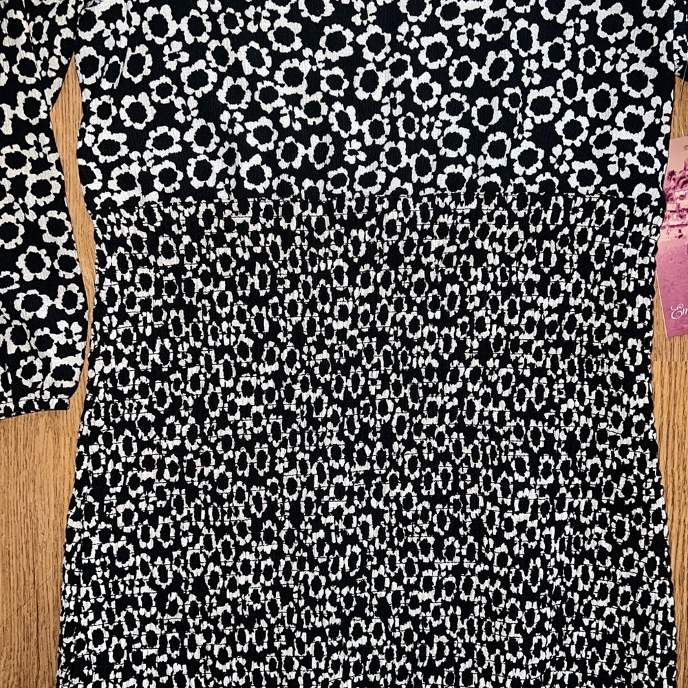 Dress - Picture 3 of 5